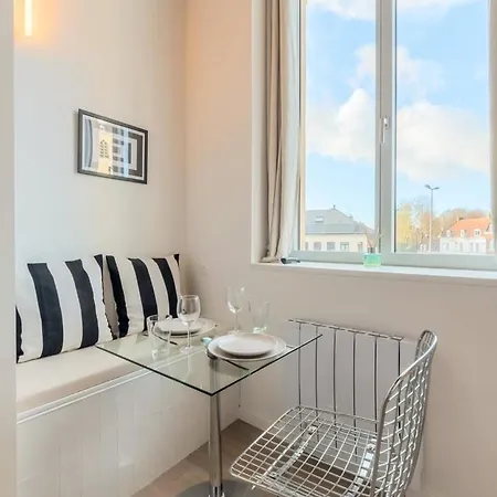 Pour Deux Personnes En Mezzanine *