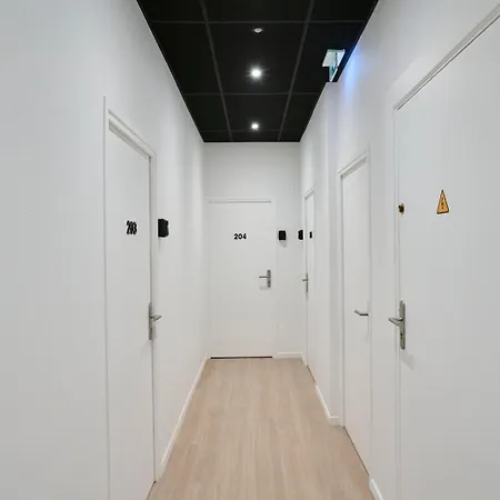 Pour Deux Personnes En Mezzanine Appartement *